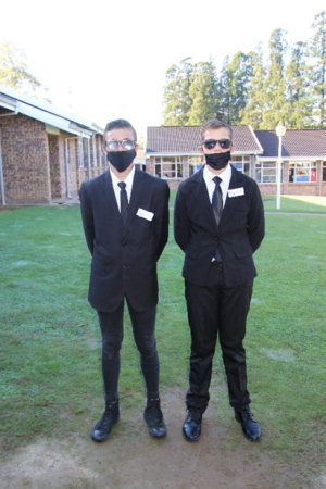 men in black ladds