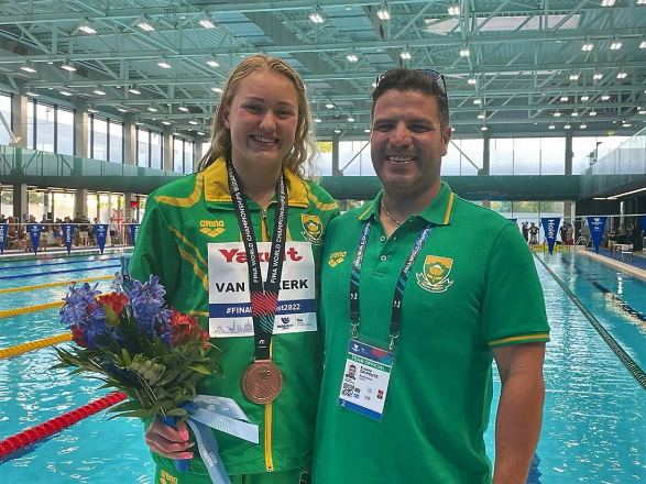 Lara van Niekerk 100m breaststroke
